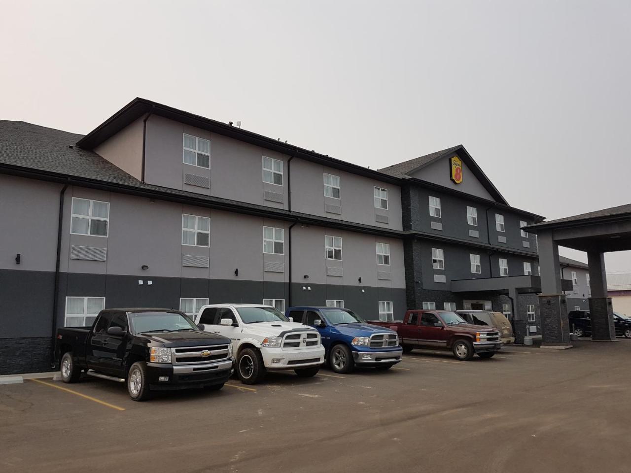 Hotel Super 8 By Wyndham Hardisty Zewnętrze zdjęcie